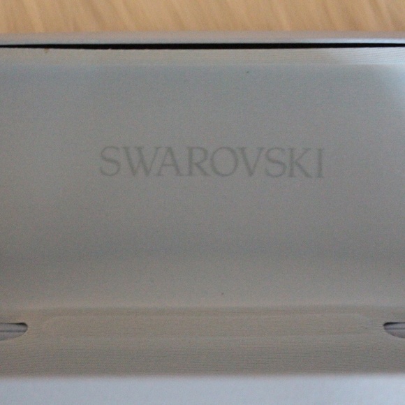 Swarovski, baby blue hard shell glass case with lens cloth - Picture 4 of 4
